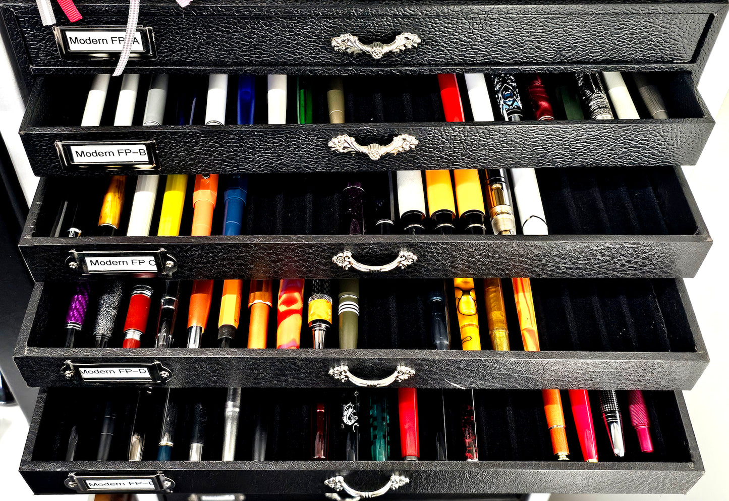 100-Pen Organizer / Storage Solution